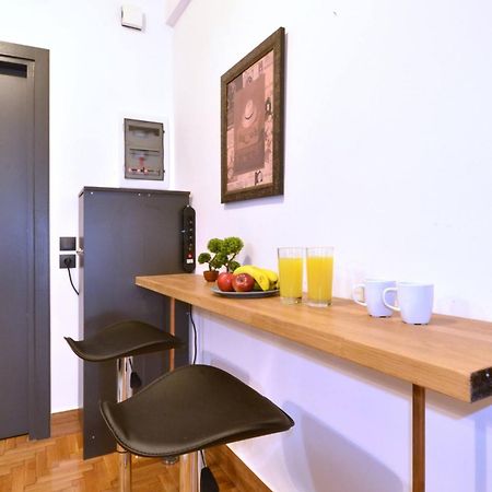 A Modern Rustic Cosy Apartment At The Foot Of Mount Lycabettus Афины Экстерьер фото