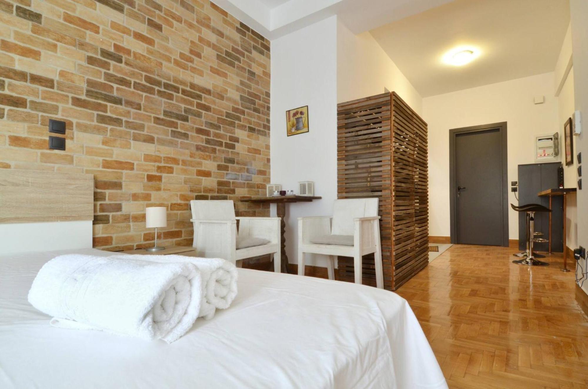 A Modern Rustic Cosy Apartment At The Foot Of Mount Lycabettus Афины Экстерьер фото